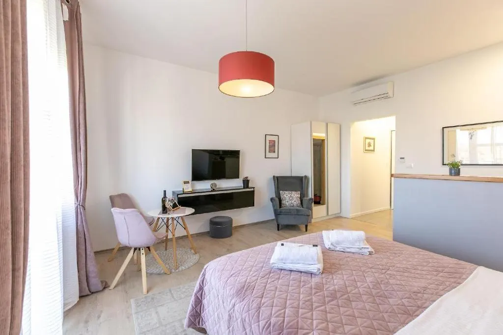 Polai Boutique Apartments With Free Parking